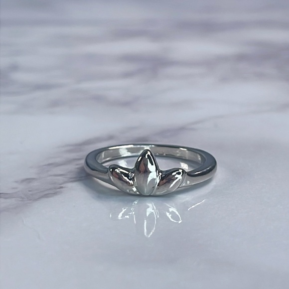 Flower Lotus Silver Ring - Picture 2 of 3